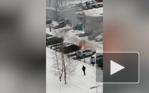 На стоянке в Рыбацком сгорела легковушка