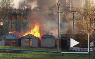 Видео: во Фрунзенском районе сгорело 3 гаража