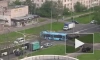 "Синие продолжают дурить!": автобус Комтранса заехал на газон