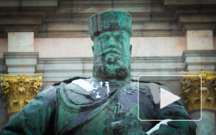 Памятник Александру 3 во дворе Мраморного дворца