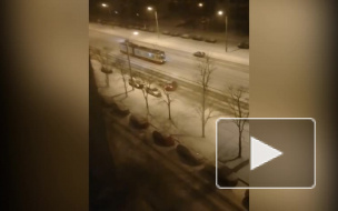 Видео: на Солидарности водитель пытался сбежать с места аварии на делимобиле