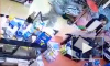Видео: В Свердловской области мужчина с автоматом ограбил АЗС