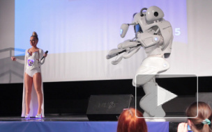 Питерский робот, который играет в боулинг, признан самым крутым в России