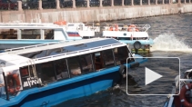 Видео: катер с пассажирами чудом увернулся от речного трамвайчика в Петербурге