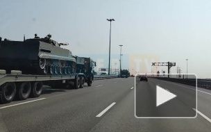 Видео: по КАД в сторону Вантового моста везут танки