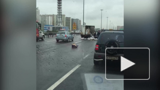 У Мурино на КАД в аварии зажало водителя