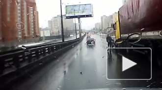Регистратор запечатлел видео смертельного ДТП на Колтушском путепроводе 