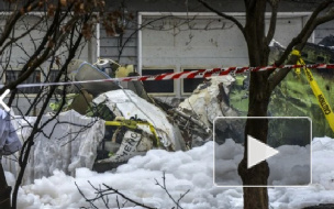 В США самолет упал на жилой дом, погибли 6 человек