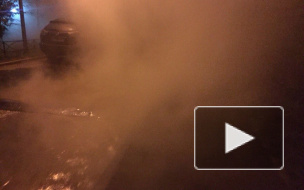 В 7 утра на Народной забил фонтан кипятка