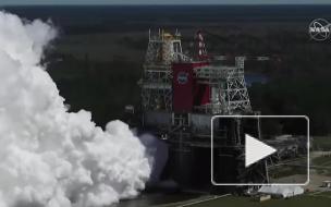 В США специалисты NASA провели огневые испытания двигателей ракеты для полета к Луне