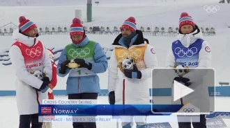 Мужская сборная РФ победила в лыжной эстафете на Олимпиаде-2022