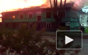 Очевидец снял большой пожар в Волхове