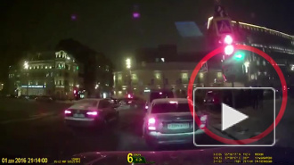 Ужасающее видео: в центре Москвы "Мерседес" жёстко сбил пешеходов