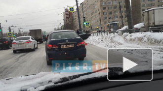 На Подвойского столкнулись два автомобиля