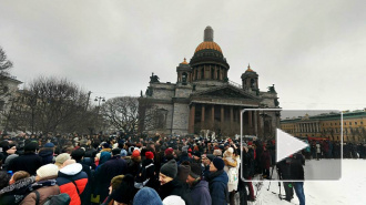 Митингующие оккупировали Исаакиевский собор и требуют отставки губернатора