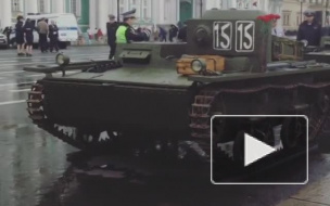 Танки на Дворцовой площади стали хитом Instagram