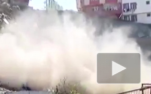 Опубликовано видео момента обрушения дома в Турции и его последствий