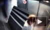 В лифте дома в Подмосковье на женщину упало зеркало
