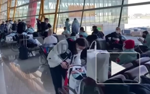 Вылет самолета с российскими спортсменами в Москву задерживается из-за проблем с багажом