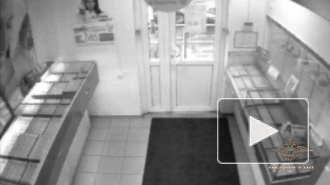 Появилось видео налетов банды Розы Аглемзяновой на ювелирные салоны Петербурга