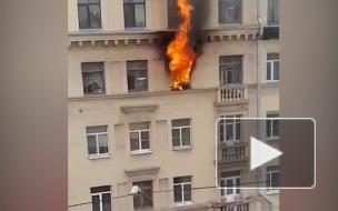 Из горящего дома на Заневском проспекте эвакуировали 20 человек