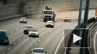 Видео: в аварии на КАД погибли двое
