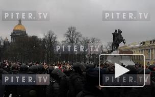 Видео: в столкновении с протестующими на Сенатской полиция применила дубинки