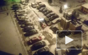 Видео из Подмосковья: В Видном неадекватный водитель протаранил 12 авто