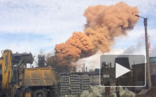 Появилось видео загадочного оранжевого дыма над металлургическим комбинатом Липецка