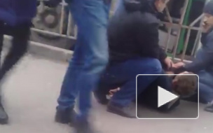 В Омске пассажиры скрутили неадекватного водителя городского автобуса