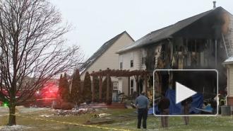 В штате Мичиган на жилой дом упал самолет