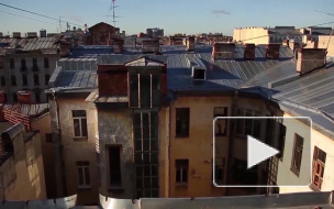 В Петербурге двухлетний мальчик выпал из окна