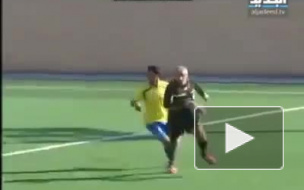 Видео: Игроки и тренеры напали на судью из-за жёлтой карточки
