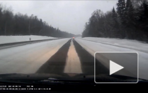 Такси занесло Холмогоры.