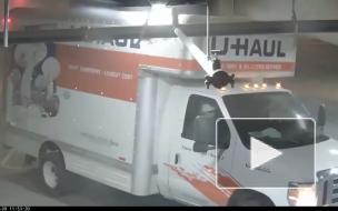 В Петербурге под закрытым "мостом глупости" застряла очередная жертва