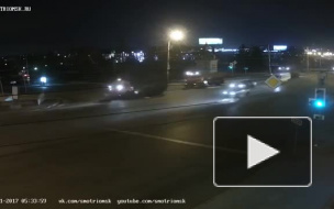 Видео из Омска: коммунальщики устроили странные танцы на дороге