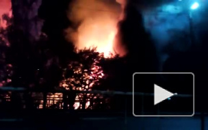 Пожар уничтожил «Шаверму» рядом со станцией метро Политехническая