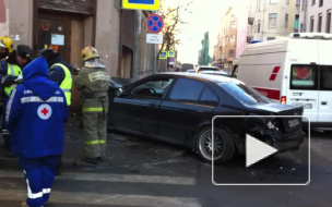 На Петроградской стороне БМВ, уходя от преследования, устроил ДТП. Есть пострадавшие 