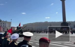Парад боевых машин прошел в центре Петербурга