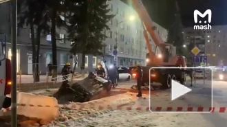 В Курске легковушка провалилась в яму для ремонта теплосетей