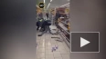 Мужчина с ножом набросился на покупателей в супермаркете ...