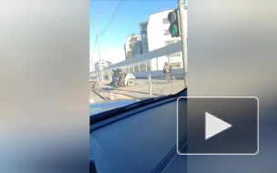 Водитель Kia попал в жесткую аварию с переворотом в Колпино
