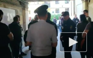 Избирком "Екатерингоф" оцепили из-за угрозы теракта