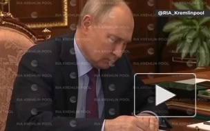 Путин подписал открытки с рисунками орловских детей для бойцов спецоперации