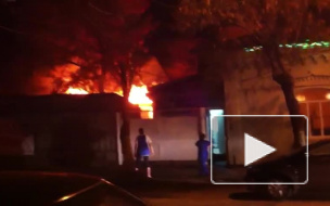 Видео крупного пожара в Оренбурге опубликовали в интернете