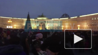 Видео: На Дворцовой площади показывают советские мультики