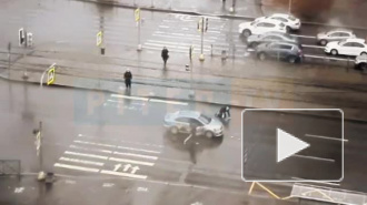 Видео: на перекрёстке Бухарестской и Белы Куна сбили человека