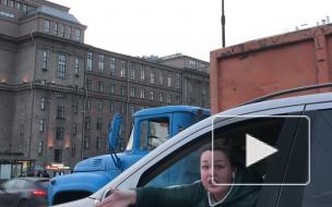 У "Электросилы" Mercedes столкнулся с каршерингом. Не обошлось без "Убойной силы"