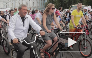 В День строителя чиновники и горожане пересели на велосипеды
