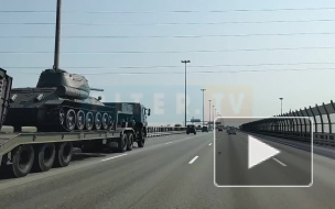 Петербург "покраснел" из-за проезда военной техники на репетицию парада на Дворцовой